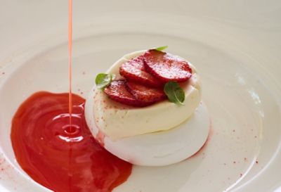 Strawberry Pavlova